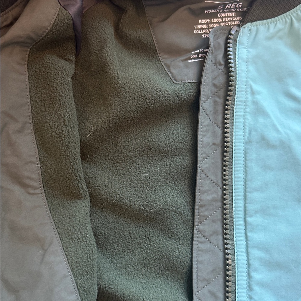 LL Bean women’s bomber jacket. - Picture 4 of 6